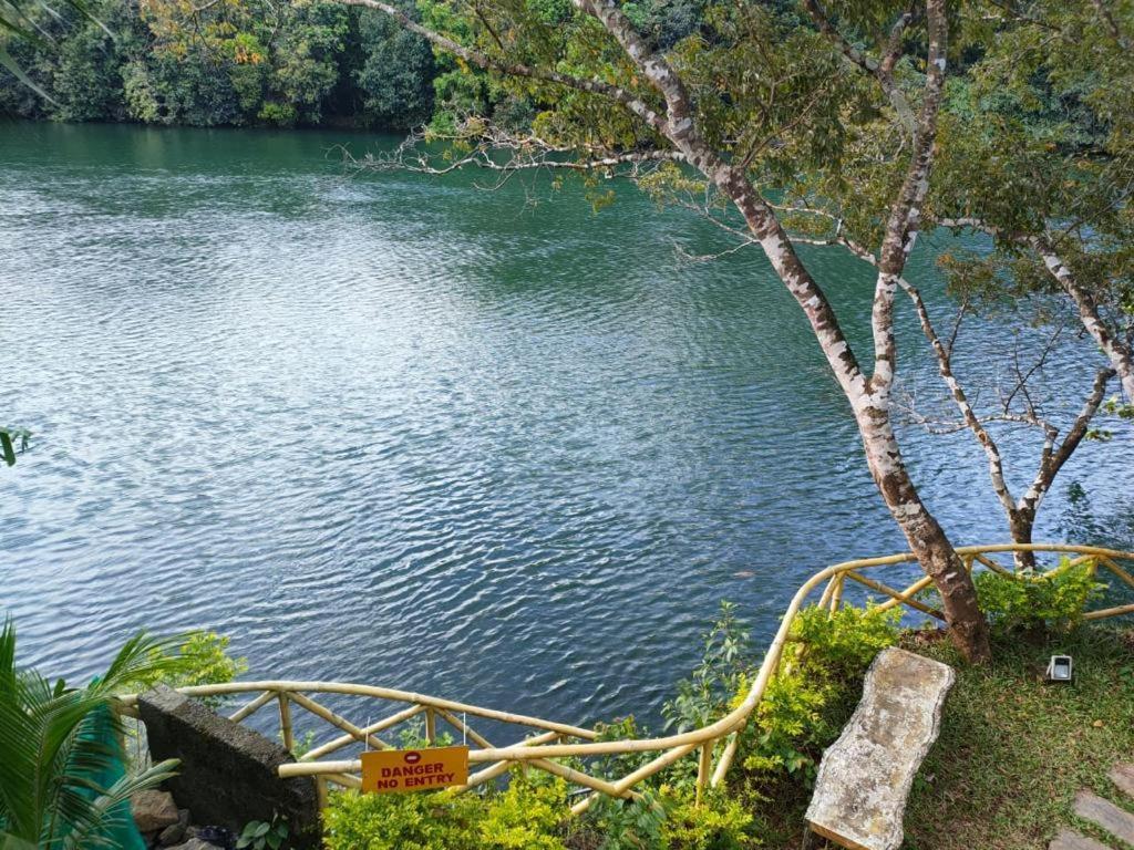 Thenmala Hormuz Inn Kolattupuzha المظهر الخارجي الصورة